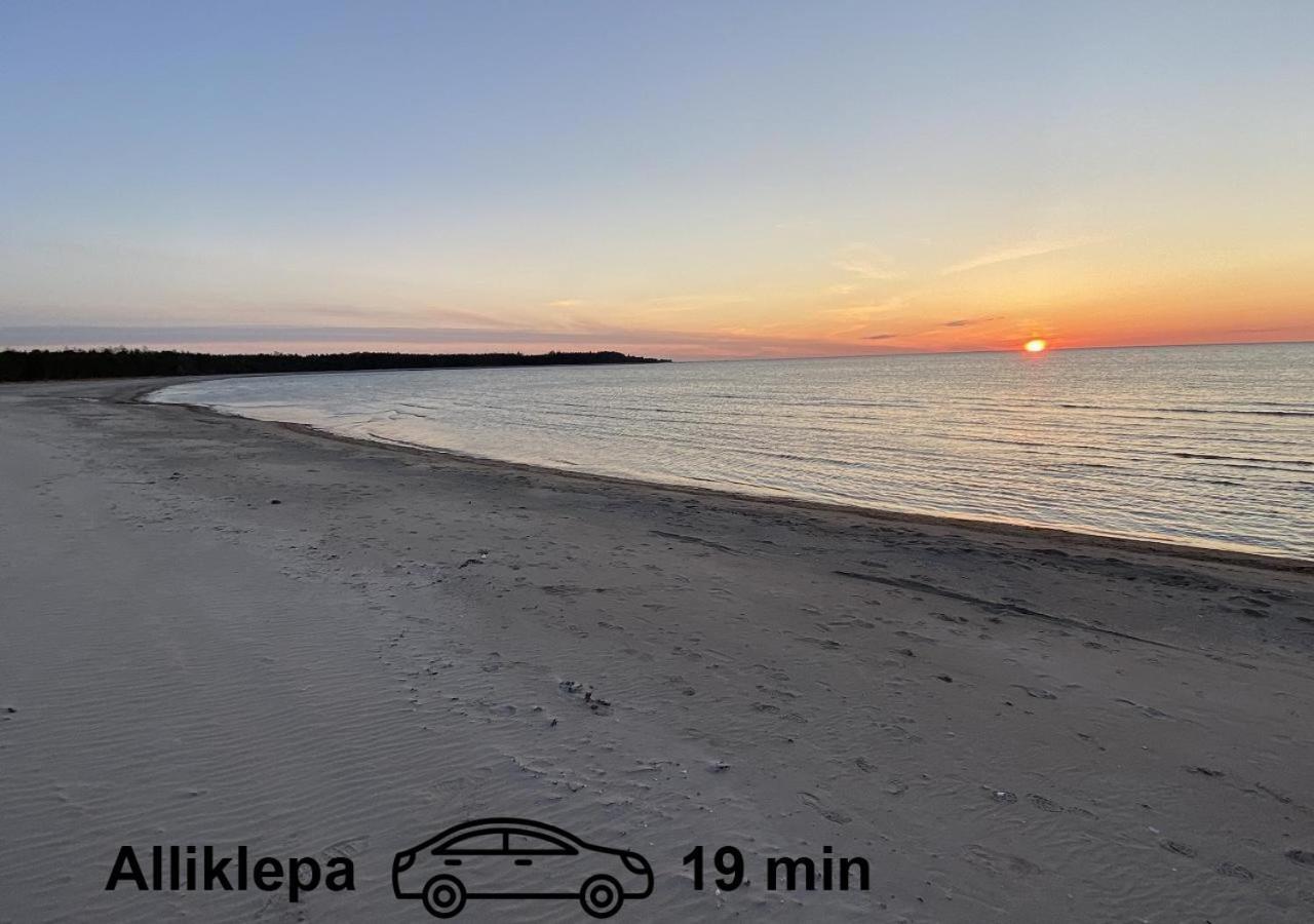 Uneallika Puhkemaja-Kuelalistemaja Pae Luaran gambar